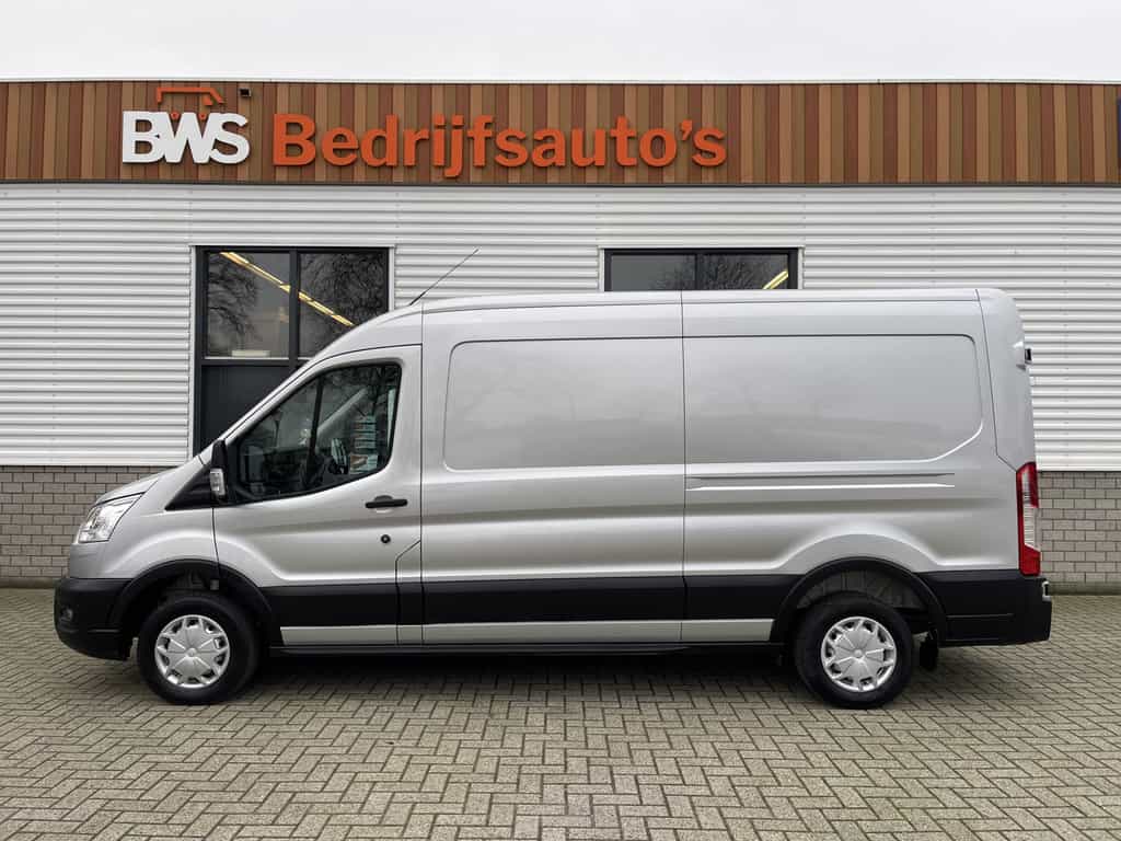 Ford Transit 310 2.0 TDCI 130pk / L3H2 Trend / volledig ingerichte Sortimo laadruimte met omvormer / vaste prijs rijklaar € 19.950 ex btw / lease vanaf € 336 / trekhaak / camera / airco / cruise / navi
